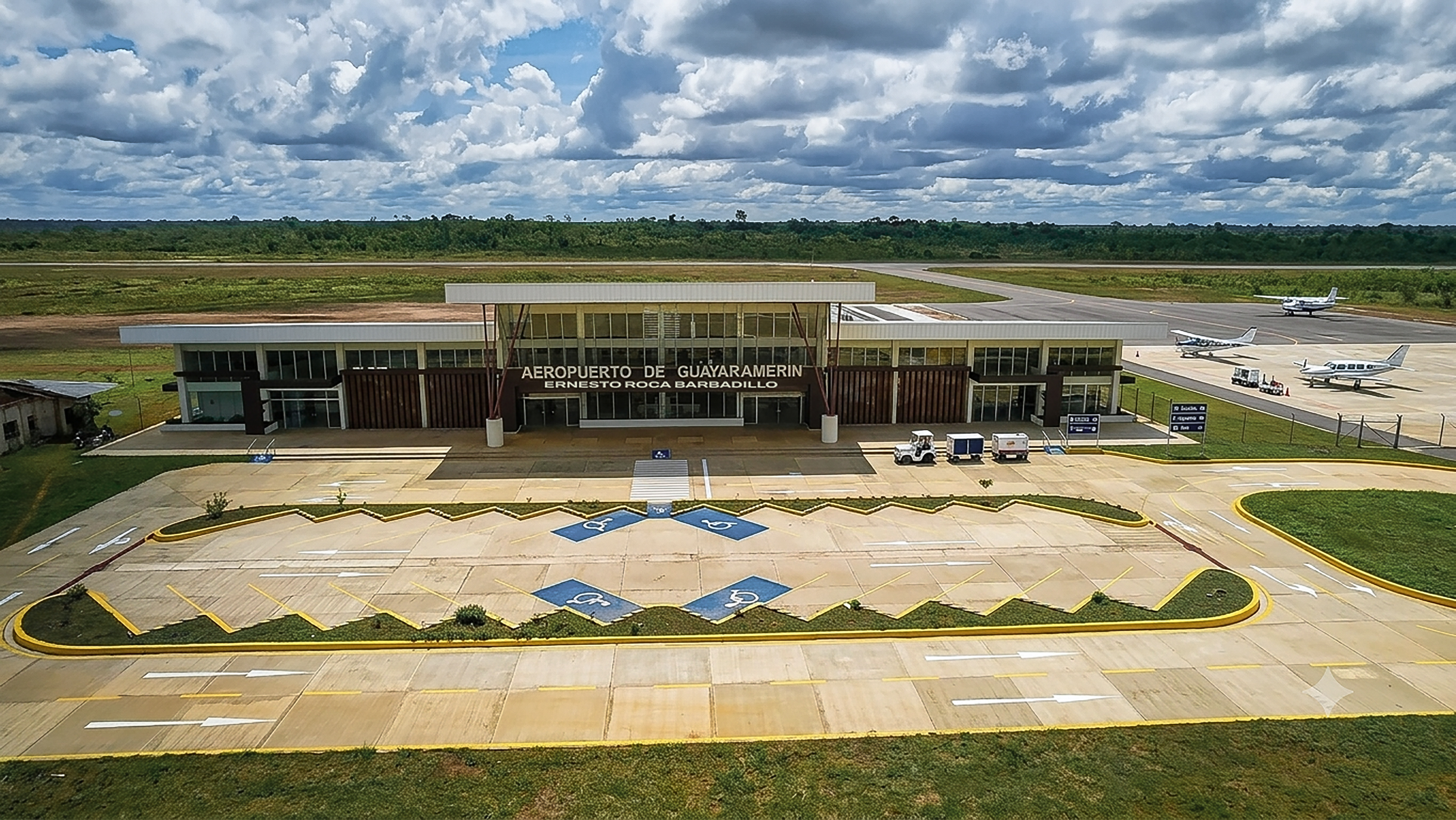 Aeropuerto Ernesto Roca Barbadillo