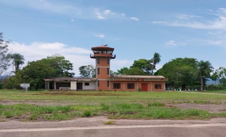 Aeropuerto de Bermejo